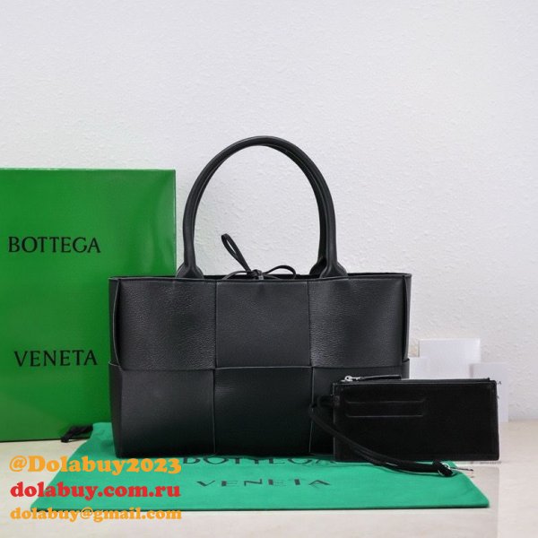 Luxury BOTTEGA VENETA Medium Arco Tote Bag 36CM